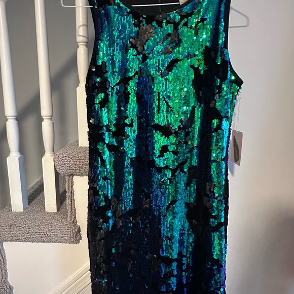 Forever 21 Sequin dress - NEW! - Picture 3 of 5